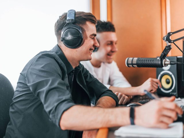 6 mitos e verdades do rádio