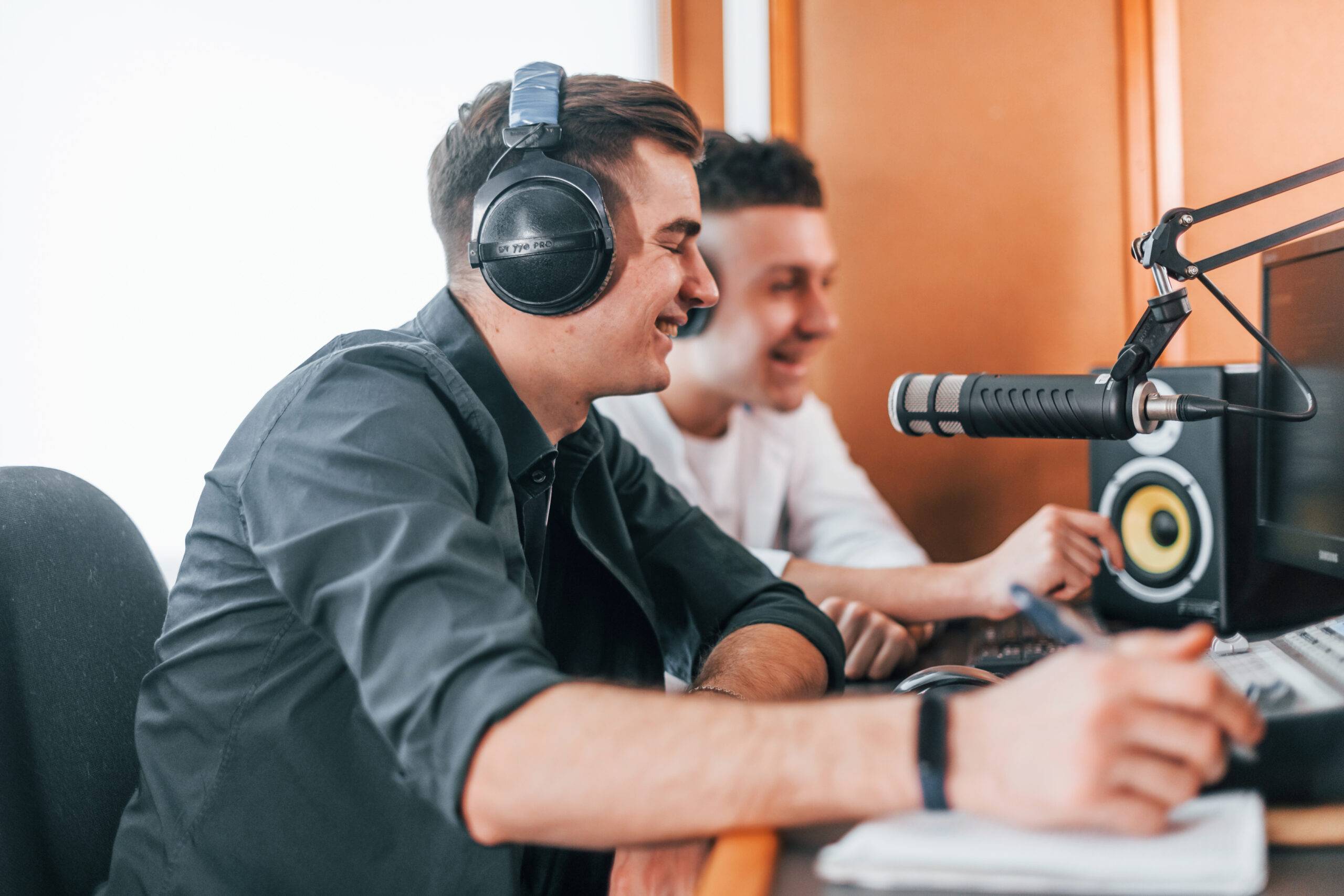 6 mitos e verdades do rádio